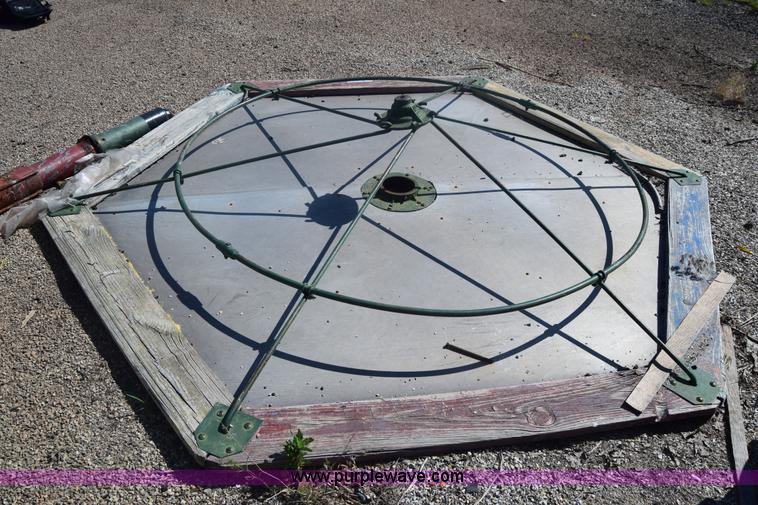 image for item BM9876 Merry-go-round