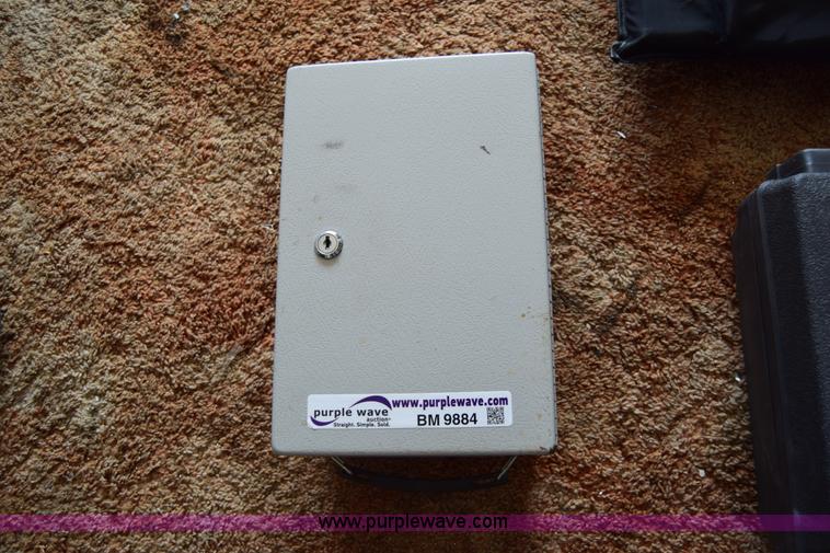 image for item BM9884 Assorted items