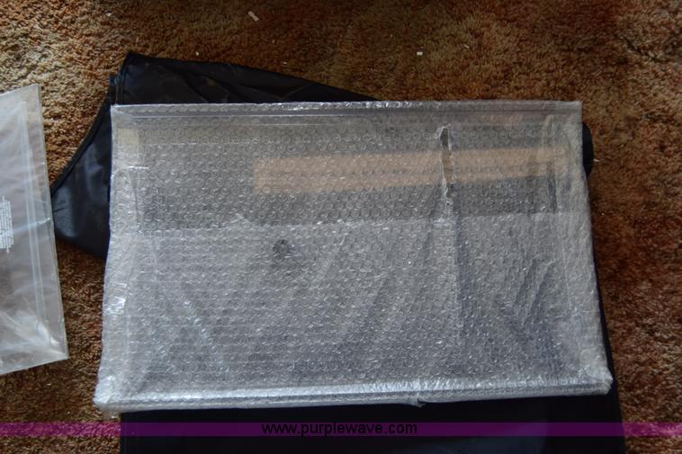 image for item BM9884 Assorted items