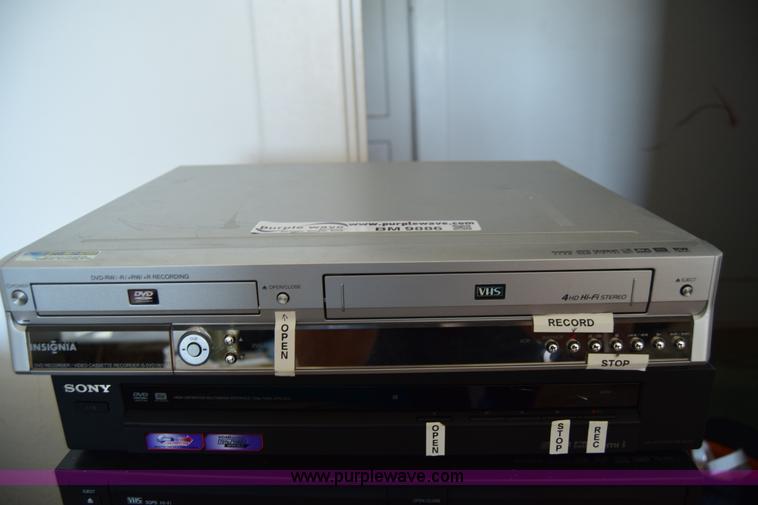 image for item BM9886 Assorted electronics