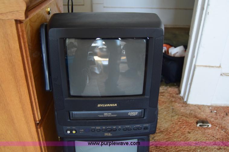 image for item BM9886 Assorted electronics