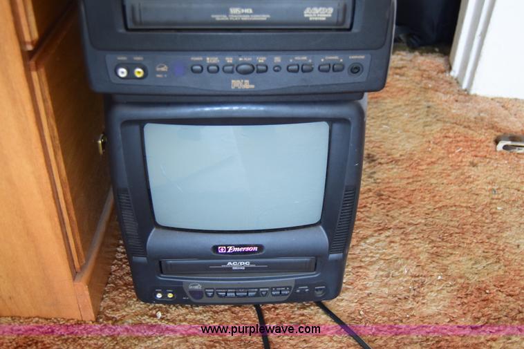 image for item BM9886 Assorted electronics