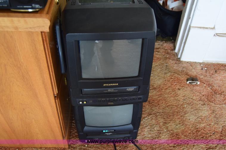 image for item BM9886 Assorted electronics