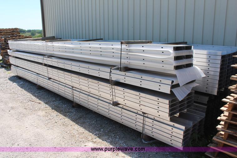 image for item BO9311 Highway signage aluminum structural panels