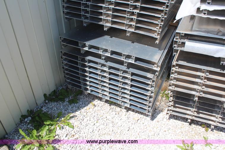 image for item BO9311 Highway signage aluminum structural panels