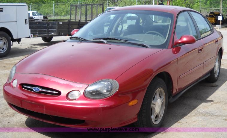 image for item D1519 1999 Ford Taurus SE