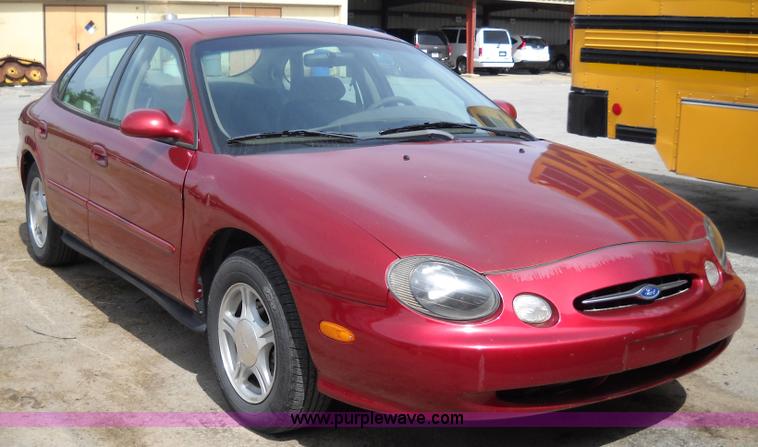 image for item D1519 1999 Ford Taurus SE
