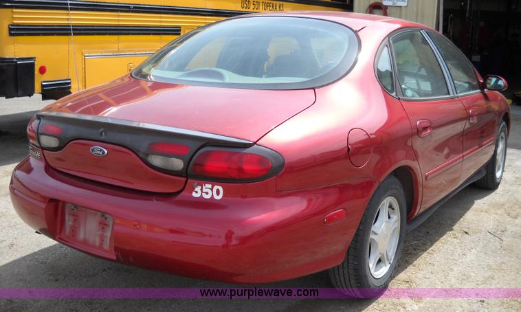 image for item D1519 1999 Ford Taurus SE