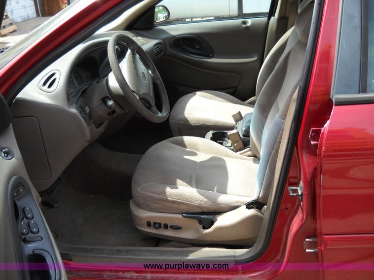 image for item D1519 1999 Ford Taurus SE