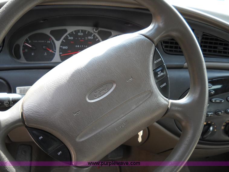 image for item D1519 1999 Ford Taurus SE