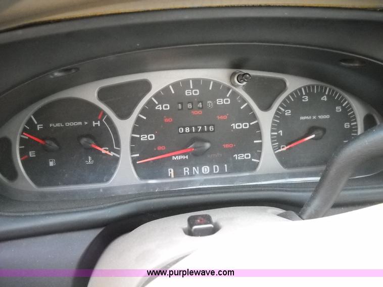image for item D1519 1999 Ford Taurus SE