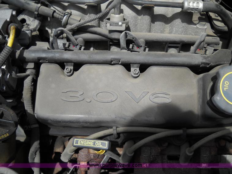image for item D1519 1999 Ford Taurus SE