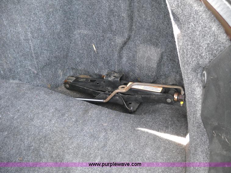 image for item D1519 1999 Ford Taurus SE