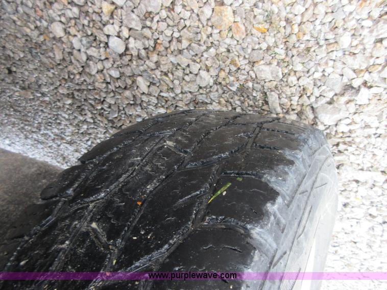 image for item D2468 2006 Ford Explorer XLS SUV