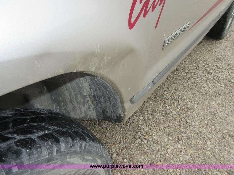 image for item D2468 2006 Ford Explorer XLS SUV