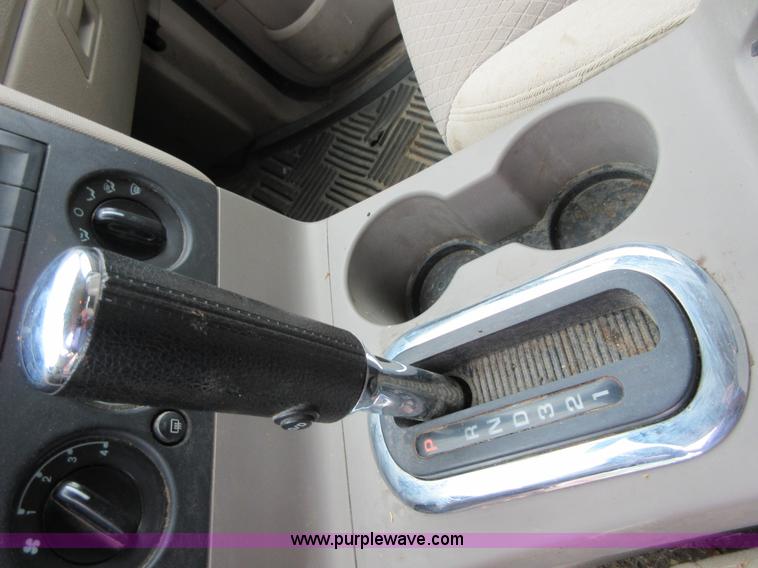 image for item D2468 2006 Ford Explorer XLS SUV