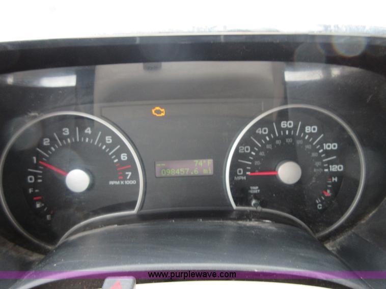 image for item D2468 2006 Ford Explorer XLS SUV