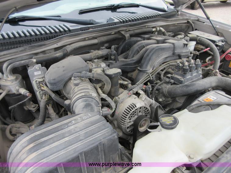 image for item D2468 2006 Ford Explorer XLS SUV