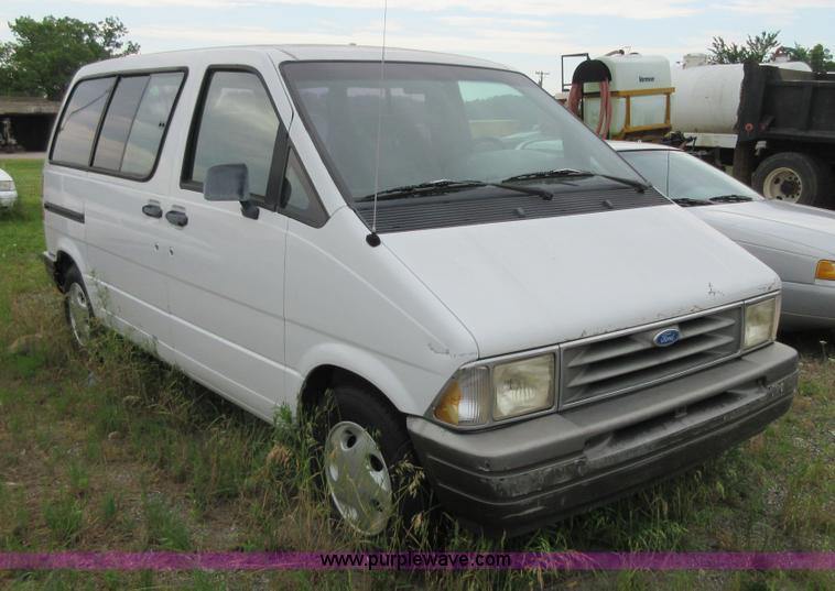 image for item D2484 1995 Ford Aerostar XLT van