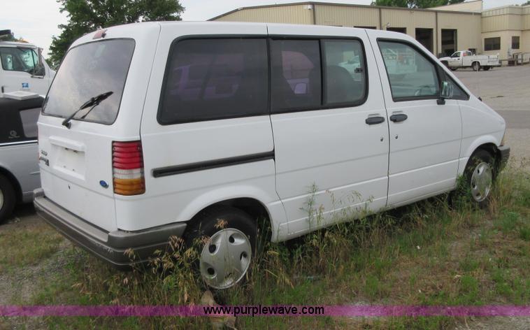 image for item D2484 1995 Ford Aerostar XLT van