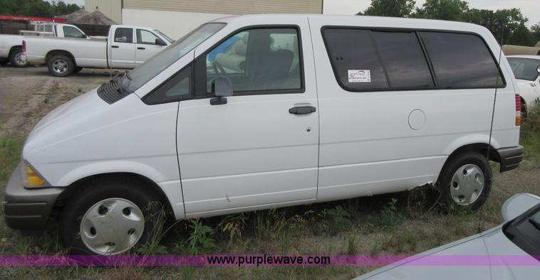image for item D2484 1995 Ford Aerostar XLT van