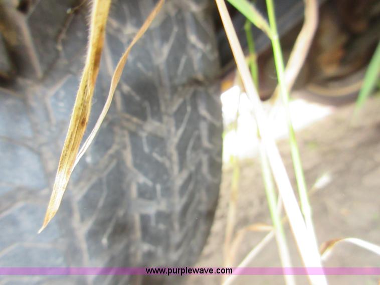 image for item D2484 1995 Ford Aerostar XLT van