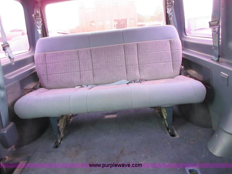 image for item D2484 1995 Ford Aerostar XLT van