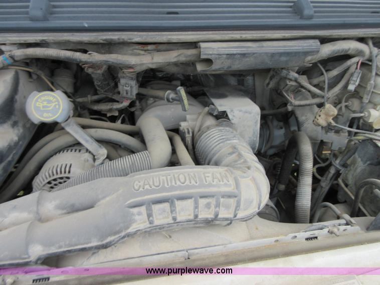 image for item D2484 1995 Ford Aerostar XLT van
