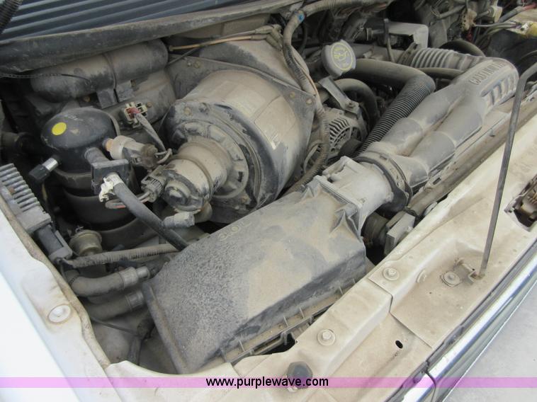 image for item D2484 1995 Ford Aerostar XLT van