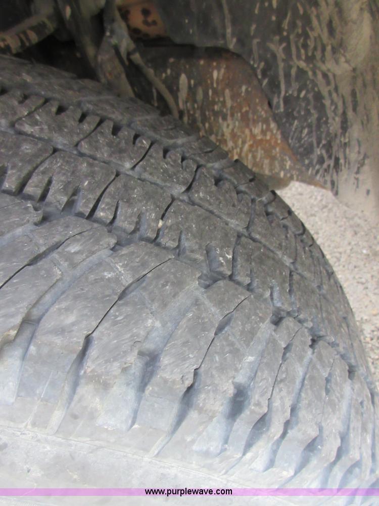 image for item D2487 2005 Ford F150 SuperCrew pickup truck