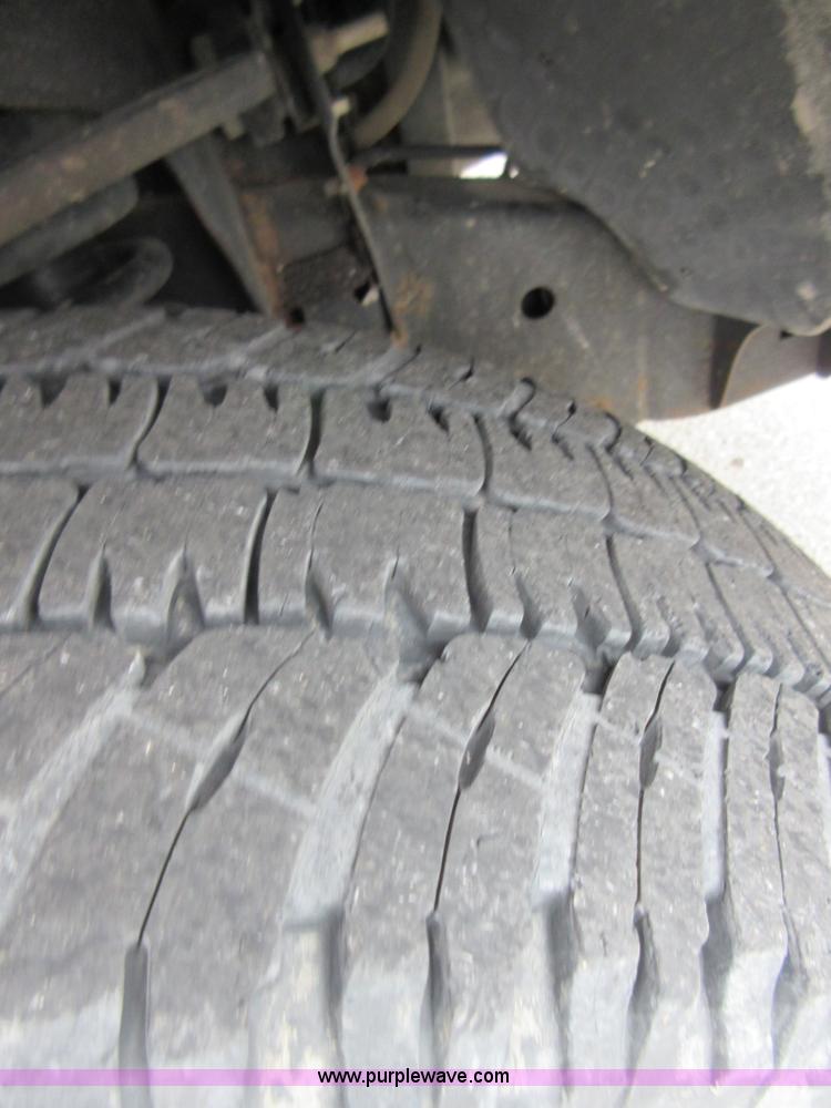 image for item D2487 2005 Ford F150 SuperCrew pickup truck