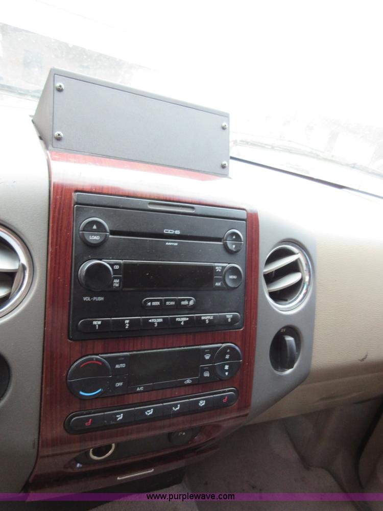 image for item D2487 2005 Ford F150 SuperCrew pickup truck