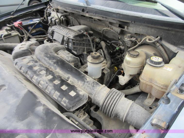 image for item D2487 2005 Ford F150 SuperCrew pickup truck