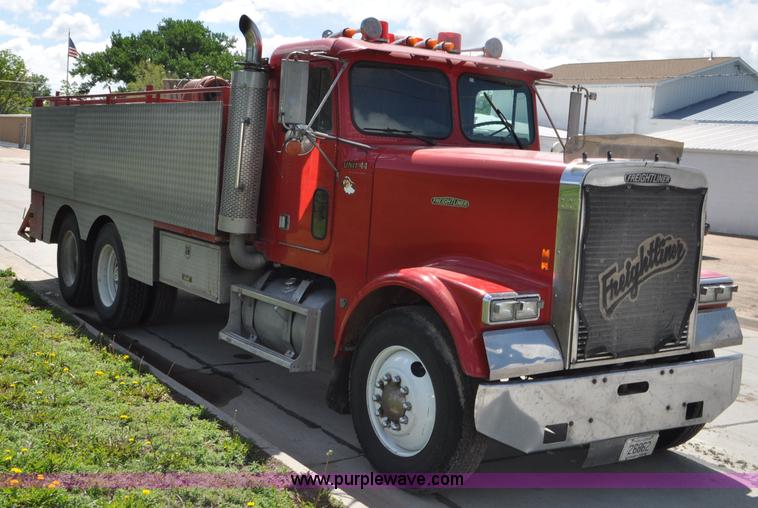 image for item F2466 1984 Freightliner FLC fire truck