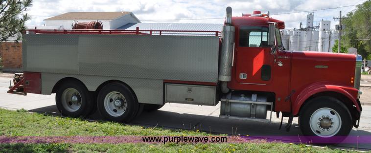 image for item F2466 1984 Freightliner FLC fire truck
