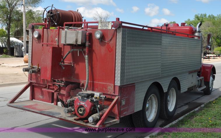 image for item F2466 1984 Freightliner FLC fire truck