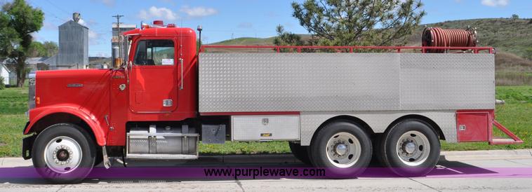 image for item F2466 1984 Freightliner FLC fire truck