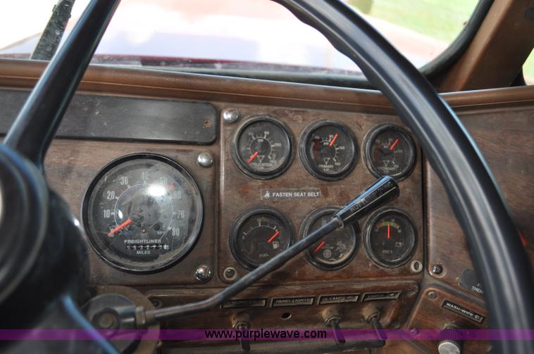 image for item F2466 1984 Freightliner FLC fire truck