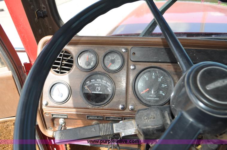 image for item F2466 1984 Freightliner FLC fire truck