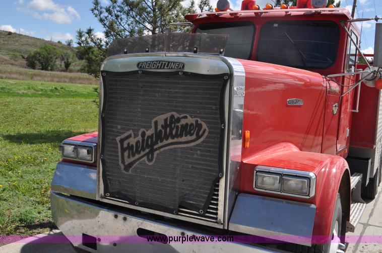 image for item F2466 1984 Freightliner FLC fire truck