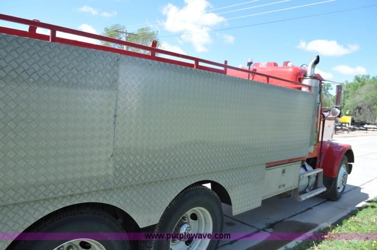 image for item F2466 1984 Freightliner FLC fire truck