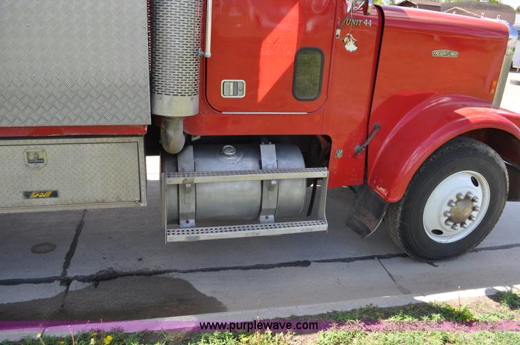 image for item F2466 1984 Freightliner FLC fire truck