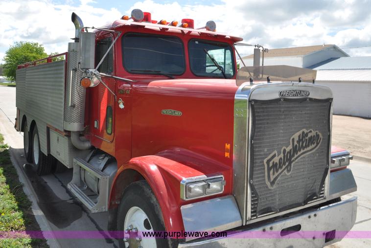 image for item F2466 1984 Freightliner FLC fire truck