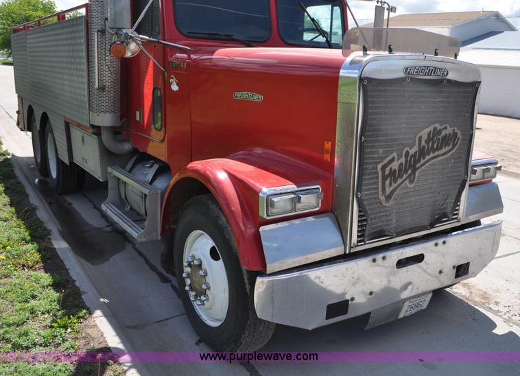 image for item F2466 1984 Freightliner FLC fire truck