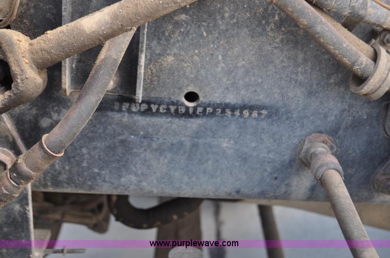 image for item F2466 1984 Freightliner FLC fire truck