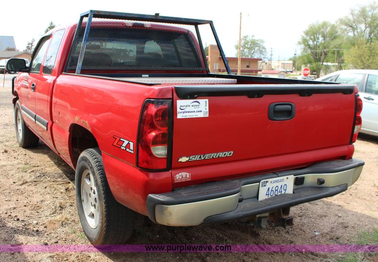 image for item F7688 2006 Chevrolet Silverado 1500 Ext. Cab pickup truck