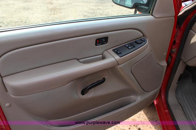 image for item F7688 2006 Chevrolet Silverado 1500 Ext. Cab pickup truck