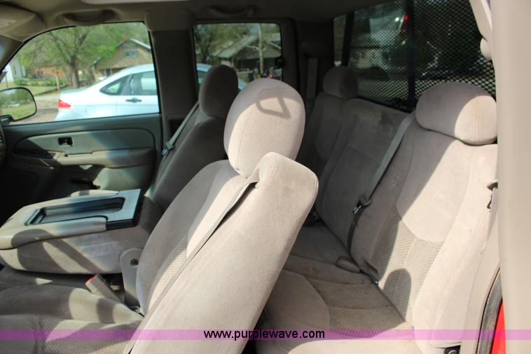 image for item F7688 2006 Chevrolet Silverado 1500 Ext. Cab pickup truck