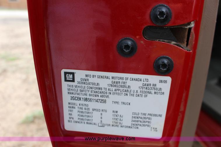 image for item F7688 2006 Chevrolet Silverado 1500 Ext. Cab pickup truck