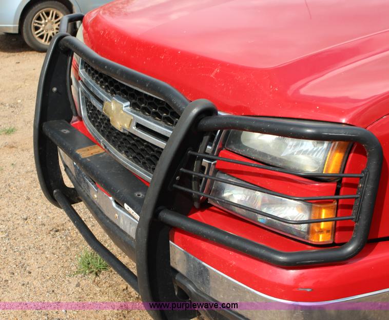 image for item F7688 2006 Chevrolet Silverado 1500 Ext. Cab pickup truck